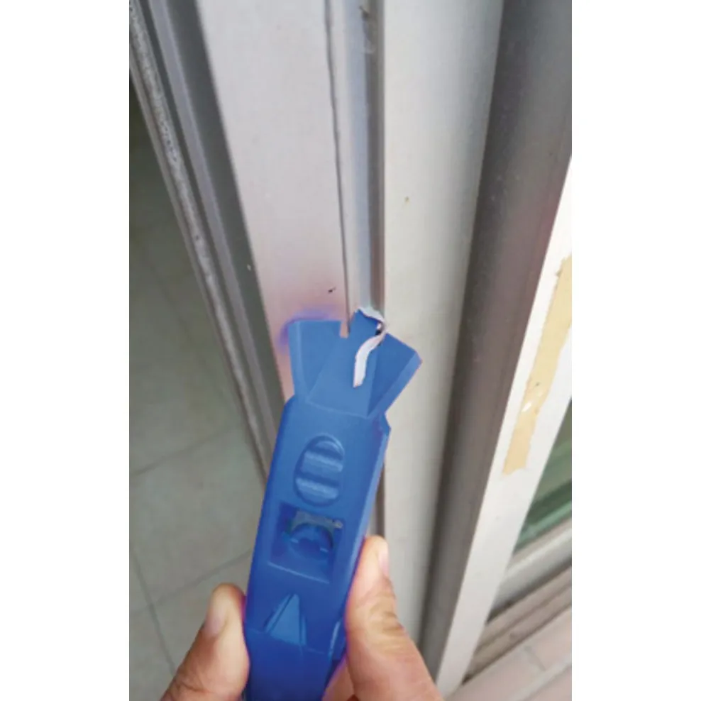 5-in-1 Sealant and Caulking Tool