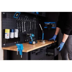 Single Garage Workstation with Roller Cabinets