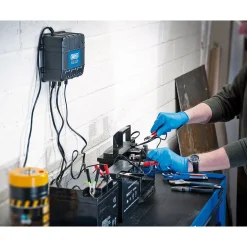6/12V 3 Bank Charger Station